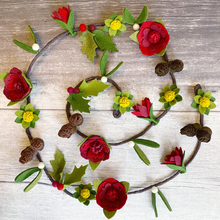 Woodland Garland Christmas Felt Flower Craft Kit