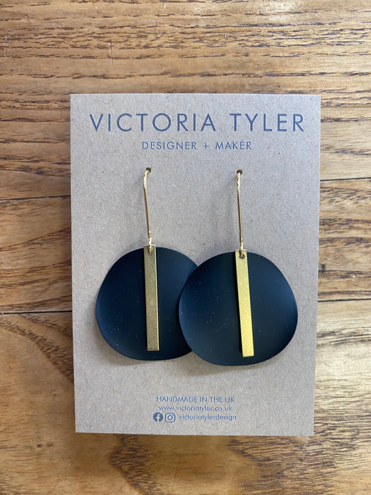 Wavy Circle Earrings with Brass Slim Bar - 'Leonora'